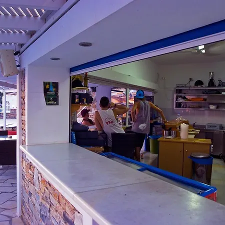 Hermes-Ios Rooms To Let-3