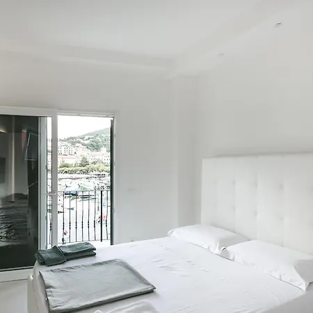 Al Molo Sea View Rooms-3