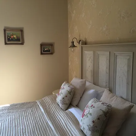 Riverbank, Country Pub And Guesthouse-3