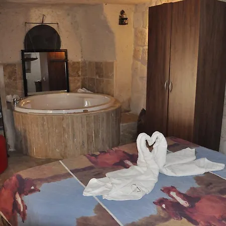 Crazy Horse Pension-2