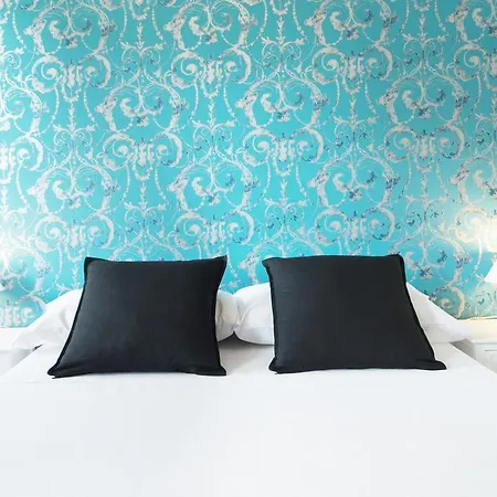 Gran Via Guesthouse-3