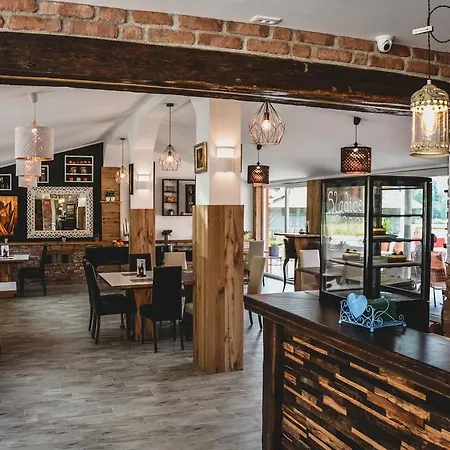 Ta Fabrika Restavracija,Pizzerija In Prenocisca-2