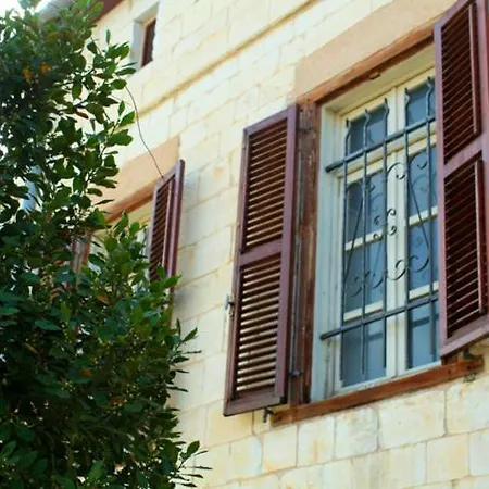 Haifa Guest House-2