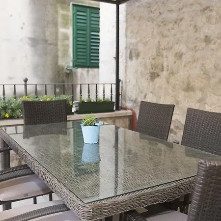 Tri Lava Luxury Living-3