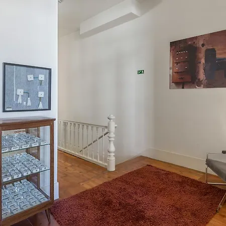Oporto City Flats - The White Box House-3