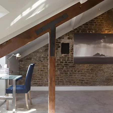 Giles Norman Gallery & Townhouse-3