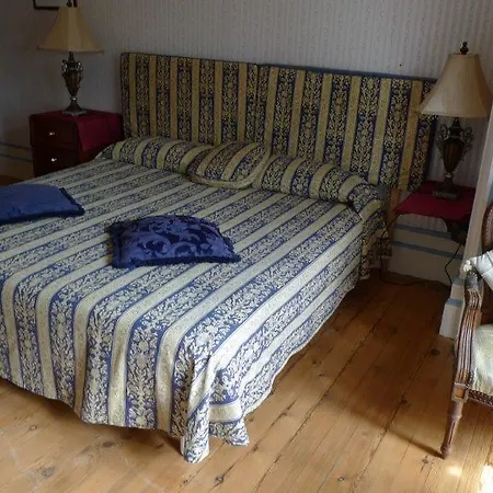 Maison D'Hotes Chateau De Lastours-2