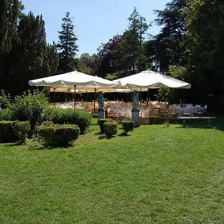 Pensjonat - Restauracja Zolty Domek-3