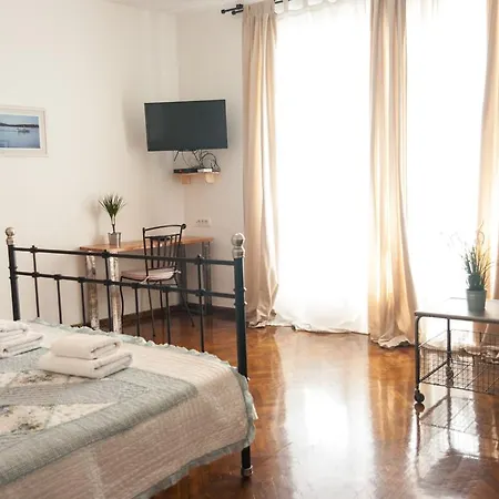 Indigo Inn Rooms-2