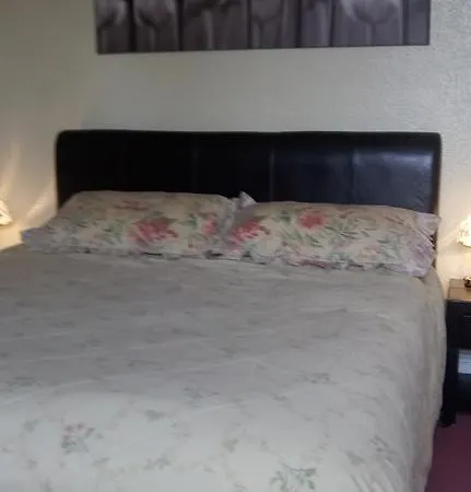 Chesterfields Guest House-2