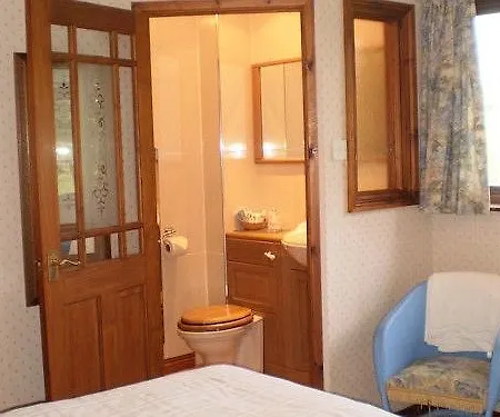 Alltyfyrddin Farm Guest House At The Merlin'S Hill Centre-3
