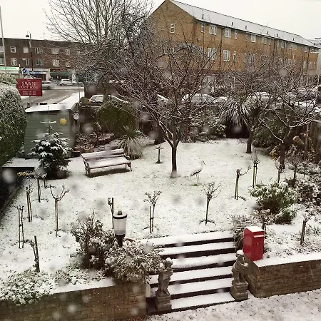 Swan Guest House London - Heathrow-2