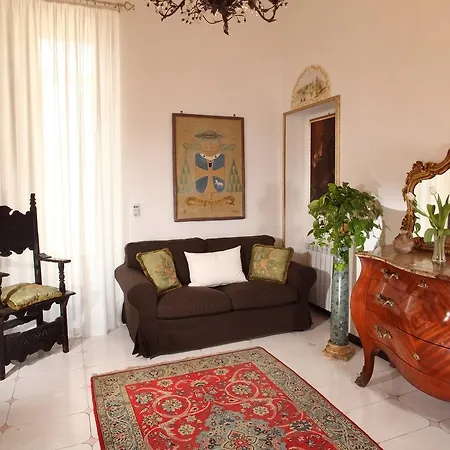 Roma Central Guest House-3