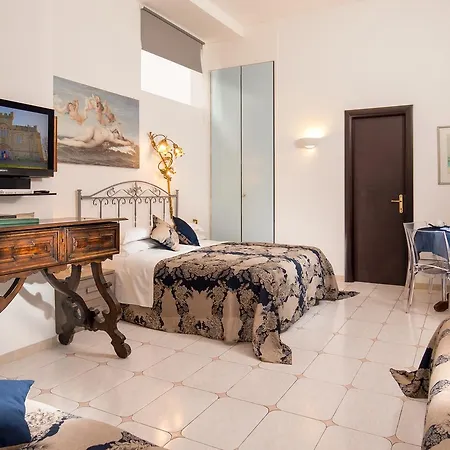 Roma Central Guest House-2