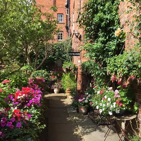 The Garden Hotel - B&B-3