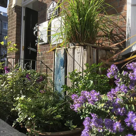 Kelston Guest House-2
