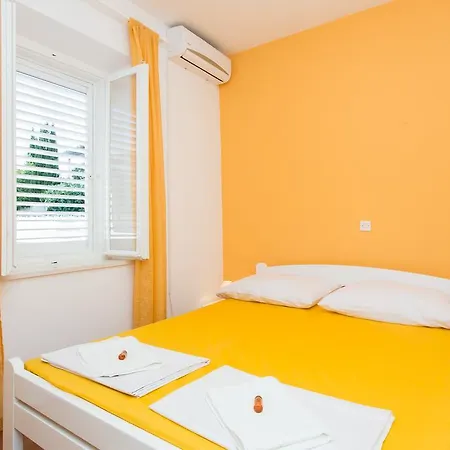 Yellow Room Guesthouse-2