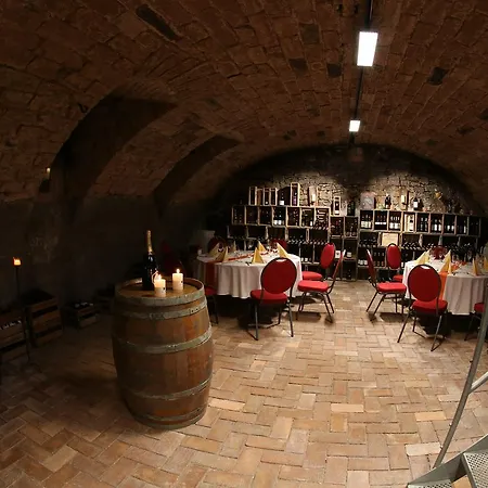 Alter Winzerhof Weisenheim am Berg e.K.-3