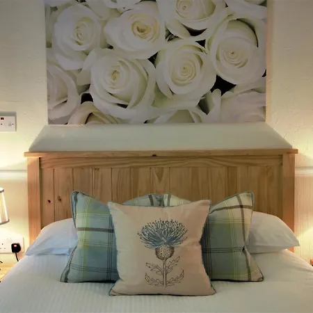 Glenmoriston Arms Hotel-3