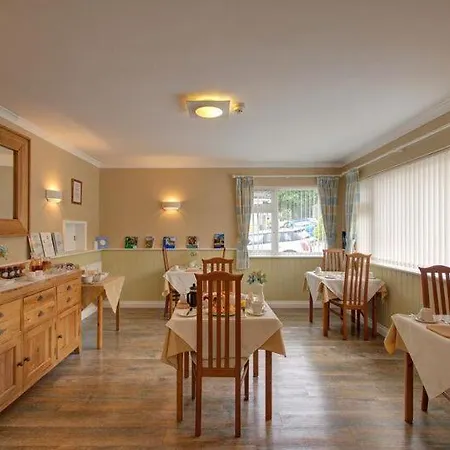 Fair Winds Guest House-3