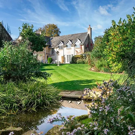 Cricket Field House-3