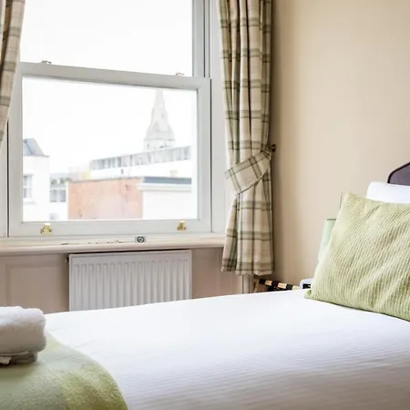 Crossways Guest House-2