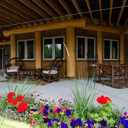 Golden Acres Mountain Lodge-3