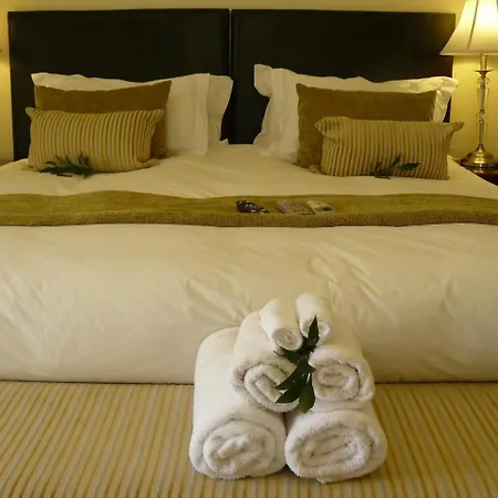 Moon And Sixpence Garden Guest House-3