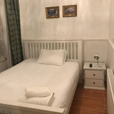 Manor Lodge Guesthouse-2