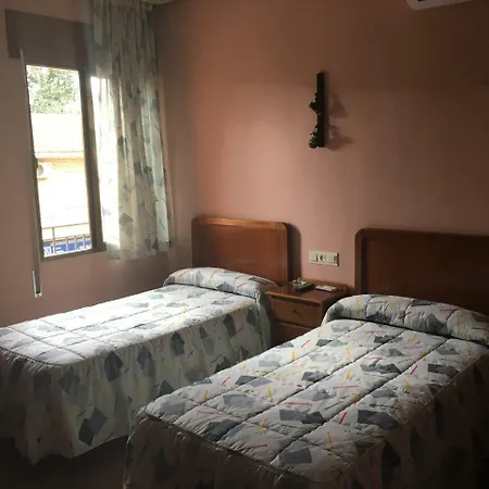 Hostal Moraleda **-3