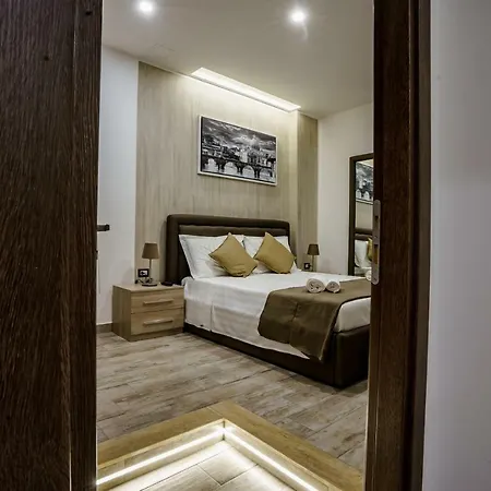 Noemi'S Rooms Guest House-2