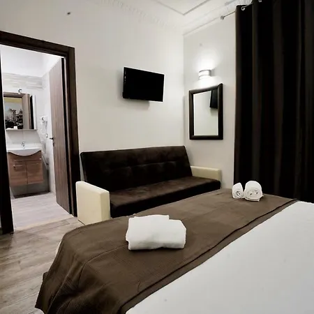 Noemi'S Rooms Guest House-2
