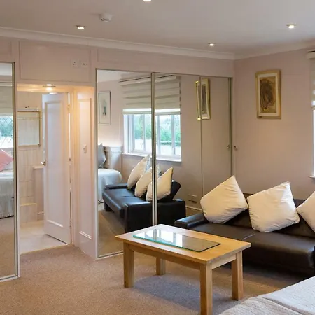 Elmcroft Guest House-2