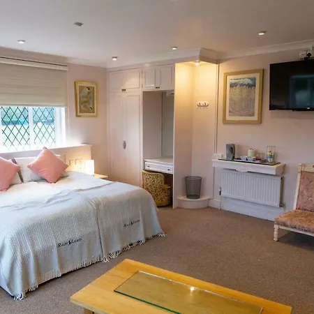 Elmcroft Guest House-3