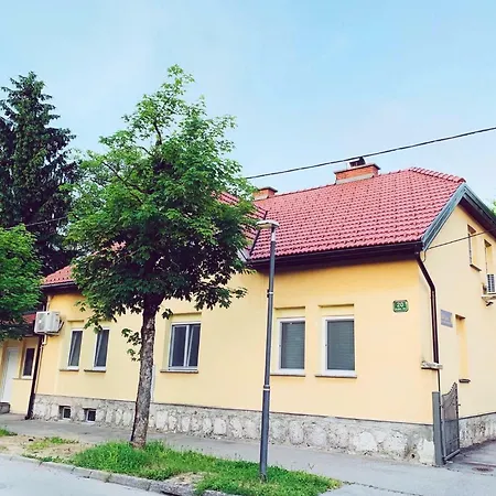 Lina Rooms Hostel-2