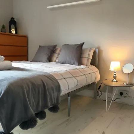 The Limes Guest House-3
