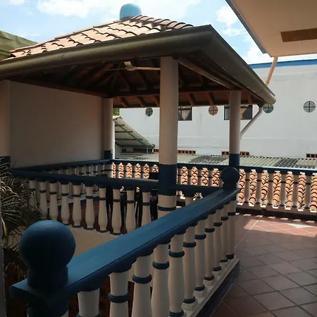 Hospedaje Aquel Almendro-3
