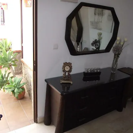 Hostal El Canario-3
