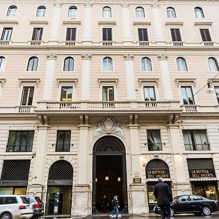 Queen Palace Suites-2