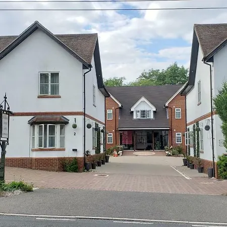 Stansted Airport Lodge-3