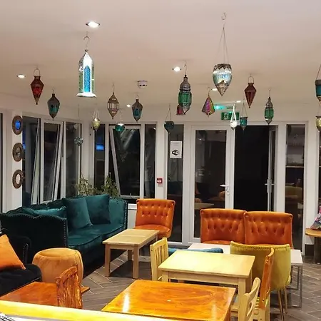 Stansted Airport Lodge-3