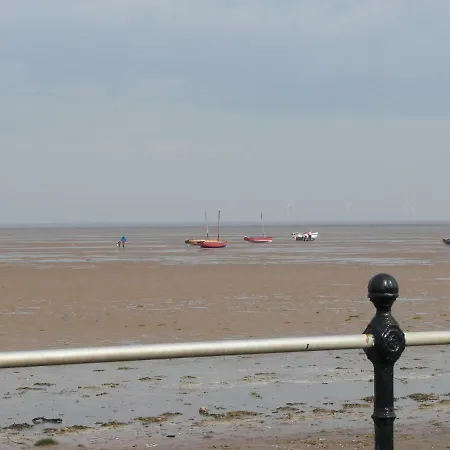 Seaways Cottage Hoylake-3