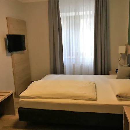 Eberl Hotel-Pension München Feldmoching-3