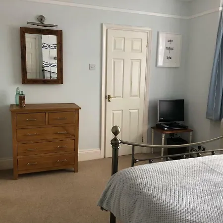 Burlington House Guest House-3