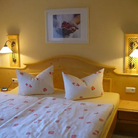 Pension Waldklause, Doppelzimmer mit Balkon, Dusche, WC-2