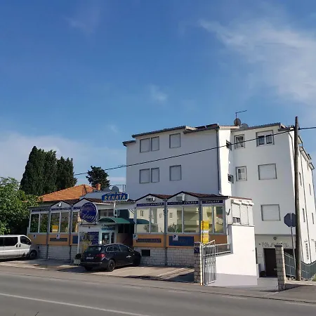 Guesthouse Varnica-2