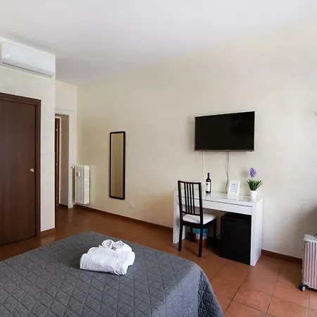 Roma Enrico Guesthouse-3