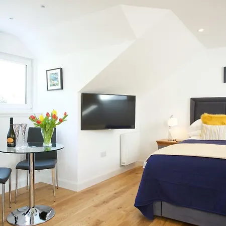 Dunmurray Lodge Guesthouse And Loft Apartment-2