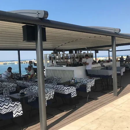Guesthouse Punta Mira - Beachfront-2