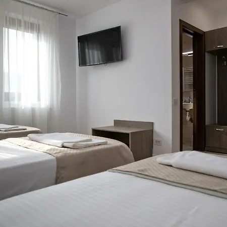 Airport House-3